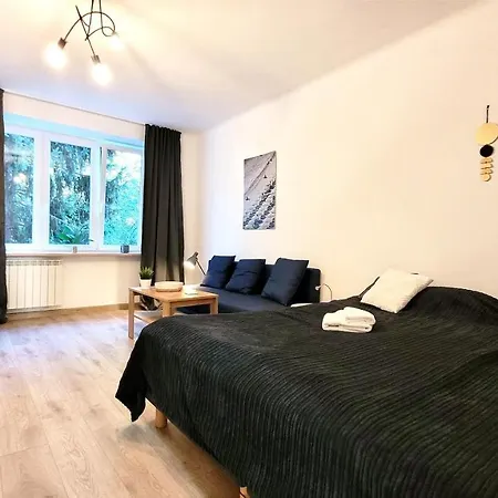 Great Life - Next To Metro Station דירה ורשה
