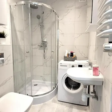 Great Life - Next To Metro Station Apartman Varsó